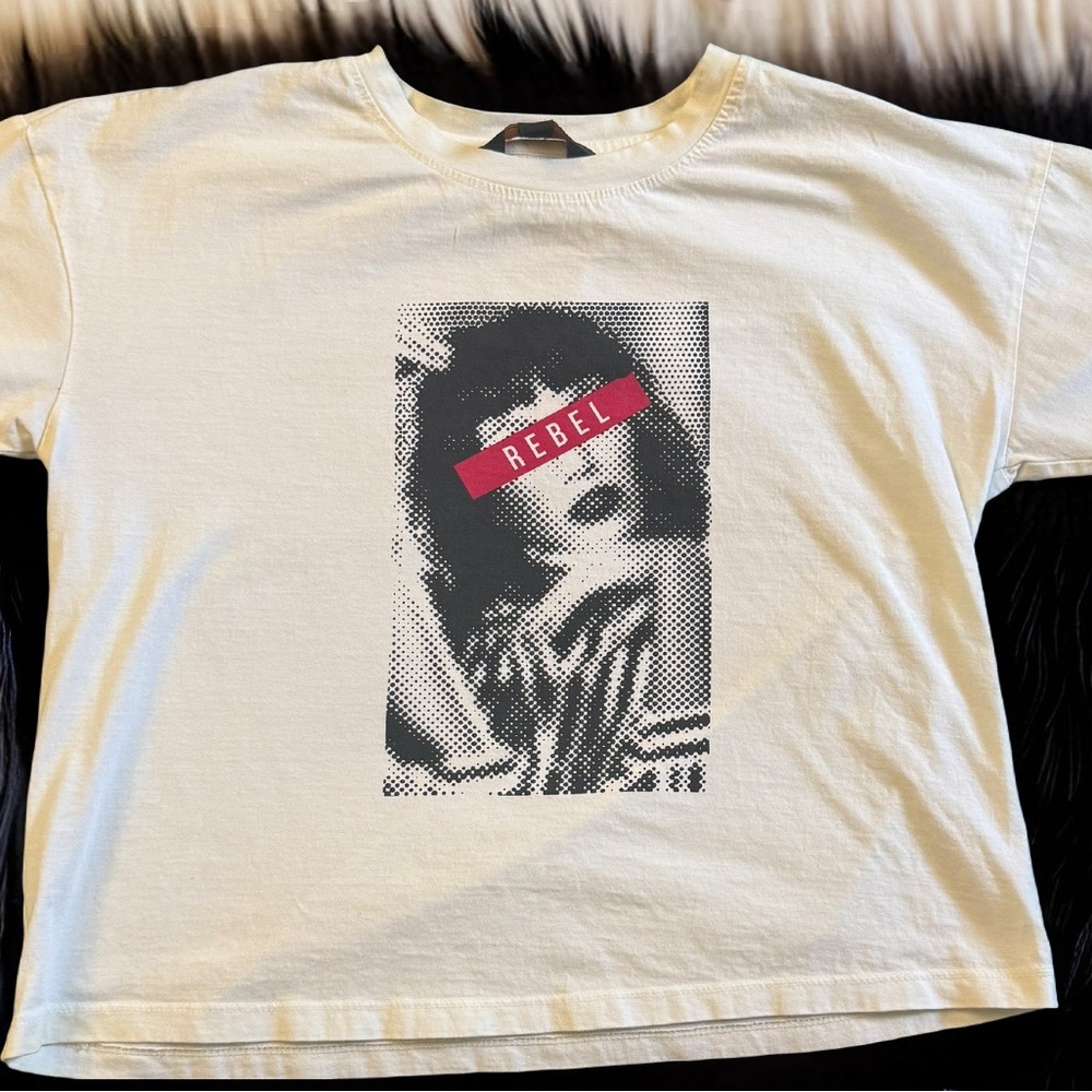 Boxy Fit Classic Tee – Size S